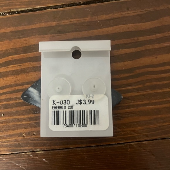 Vintage large triangular black plastic earrings - Picture 2 of 2